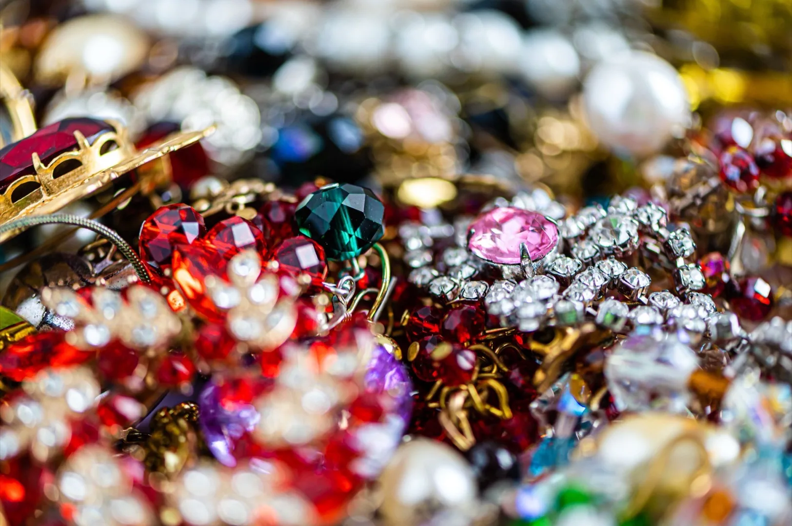Vintage Costume Jewelry Value Guide: What Signed Pieces Are Worth (2026)